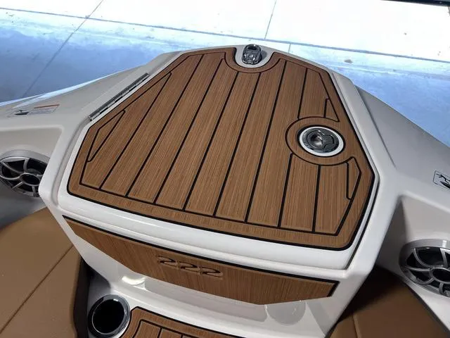 Slide: The Image of Yamaha 222S 2025 - 29