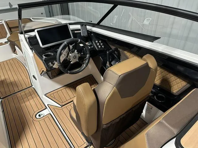 Slide: The Image of Yamaha 252S 2025 - 13