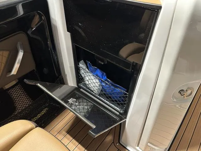 Slide: The Image of Yamaha 252S 2025 - 14