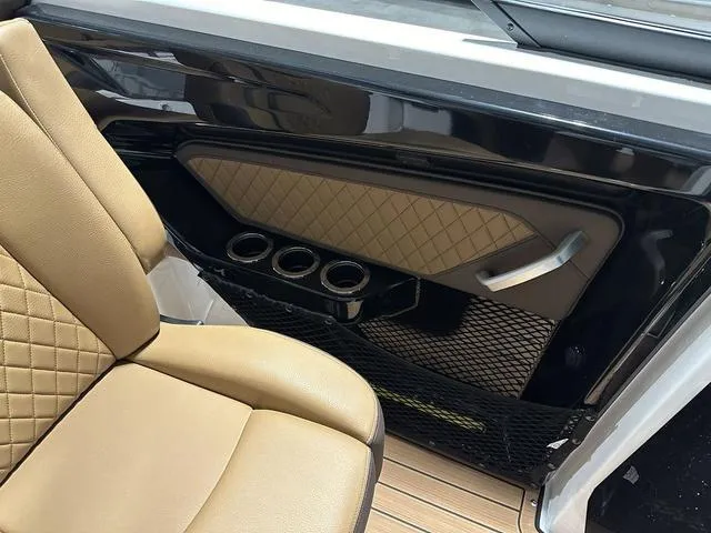 Slide: The Image of Yamaha 252S 2025 - 15