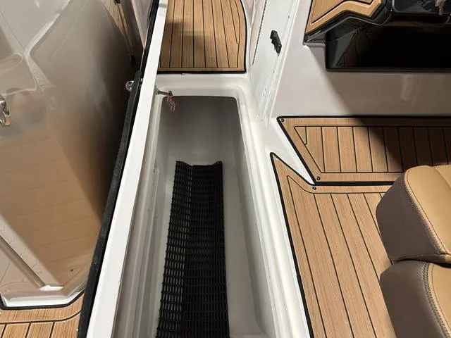 Slide: The Image of Yamaha 252S 2025 - 21