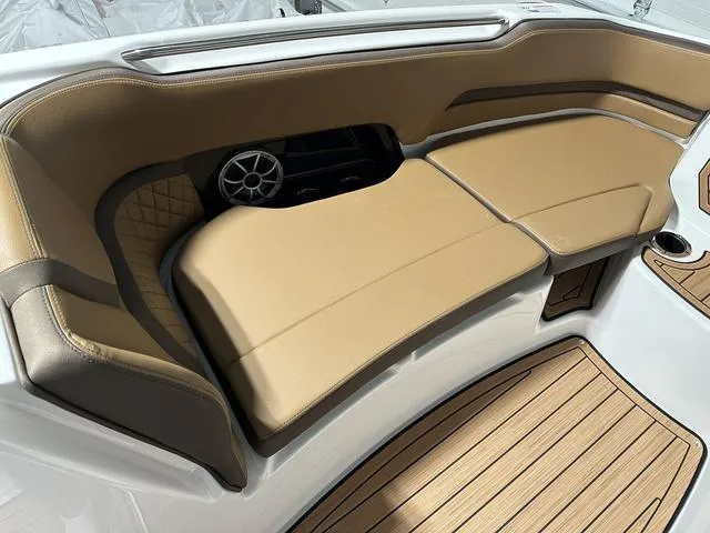 Slide: The Image of Yamaha 252S 2025 - 24