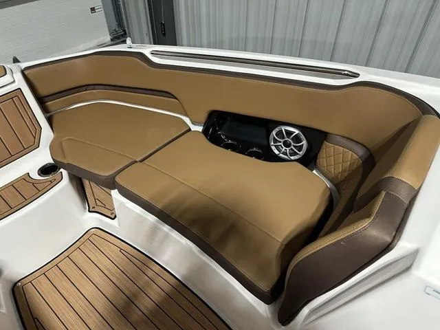 Slide: The Image of Yamaha 252S 2025 - 25