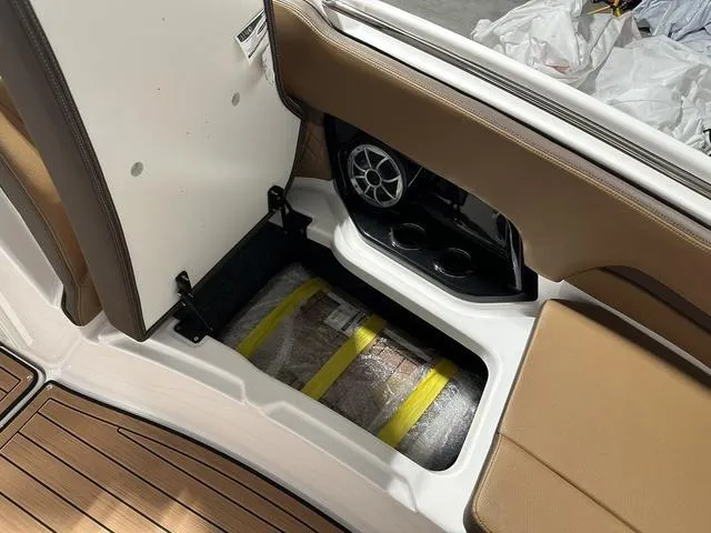 Slide: The Image of Yamaha 252S 2025 - 27