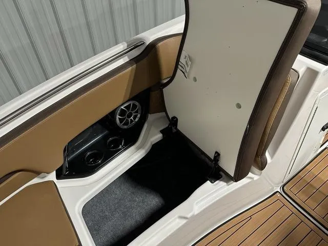 Slide: The Image of Yamaha 252S 2025 - 28