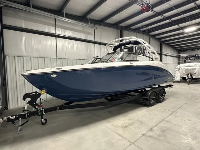 Slide: The Image of Yamaha 252S 2025 - 3