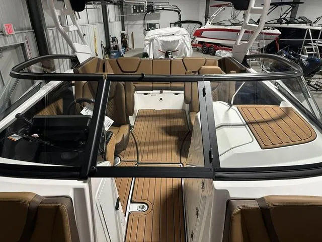 Slide: The Image of Yamaha 252S 2025 - 30