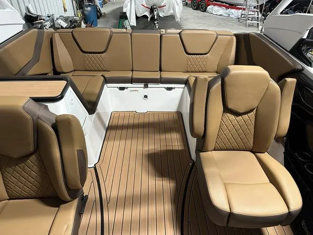 Slide: The Image of Yamaha 252S 2025 - 31