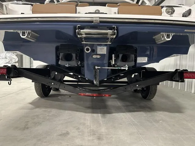 Slide: The Image of Yamaha 252S 2025 - 7