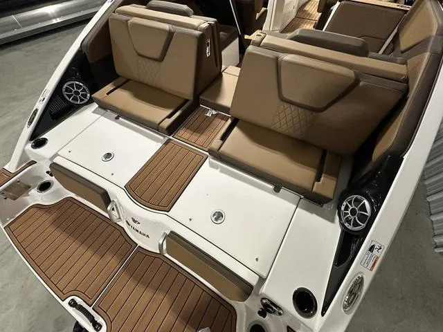 Slide: The Image of Yamaha 252S 2025 - 8