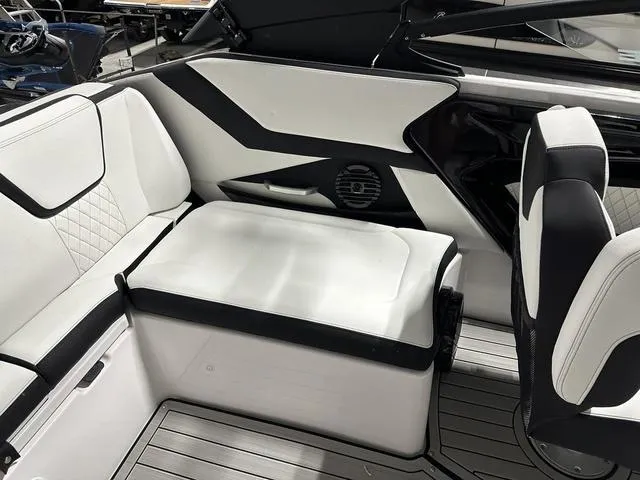 Slide: The Image of Yamaha 252SD 2025 - 10