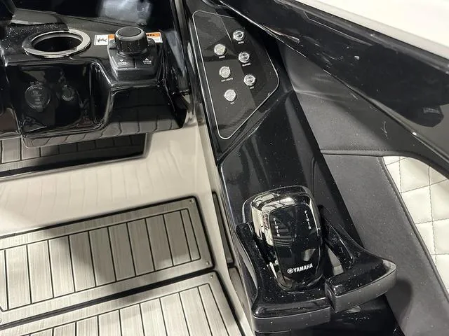 Slide: The Image of Yamaha 252SD 2025 - 15