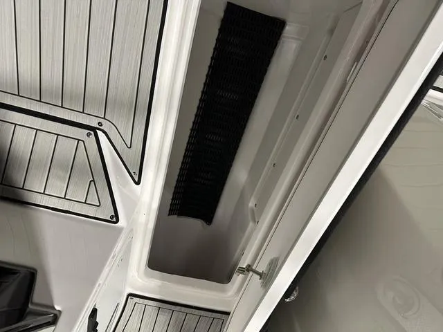 Slide: The Image of Yamaha 252SD 2025 - 17