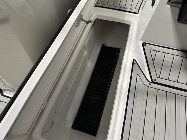 Slide: The Image of Yamaha 252SD 2025 - 18