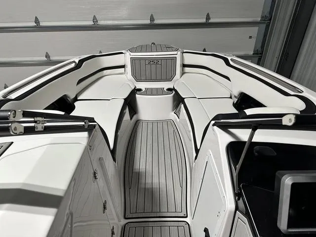 Slide: The Image of Yamaha 252SD 2025 - 21