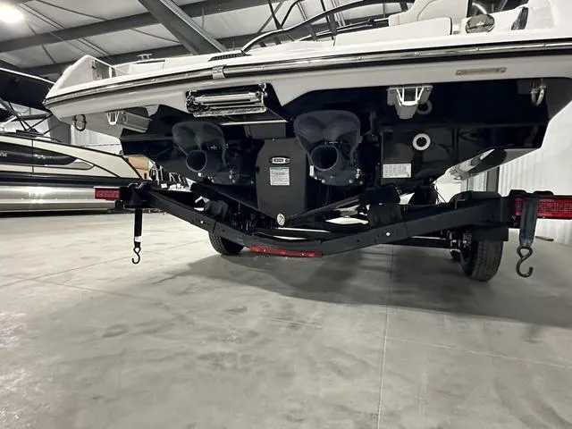 Slide: The Image of Yamaha 252SD 2025 - 6