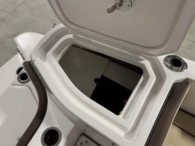 Slide: The Image of Yamaha 252 FSH Sport 2025 - 11