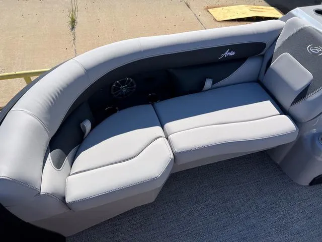 Slide: The Image of Barletta Aria A22UC 2025 - 10