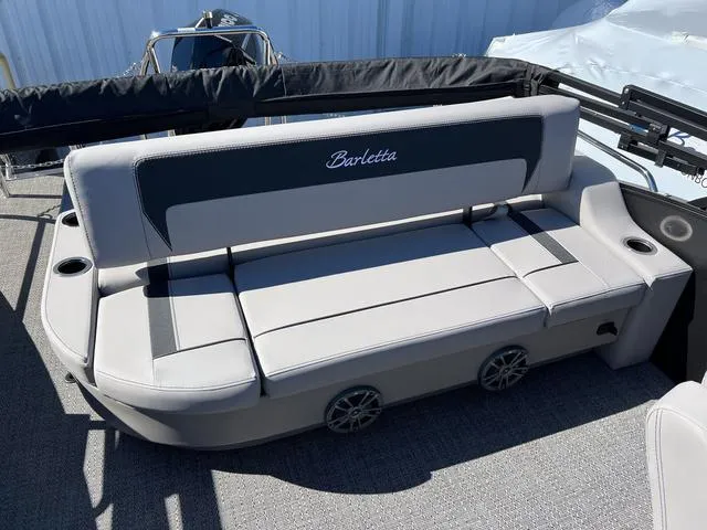 Slide: The Image of Barletta Aria A22UC 2025 - 30