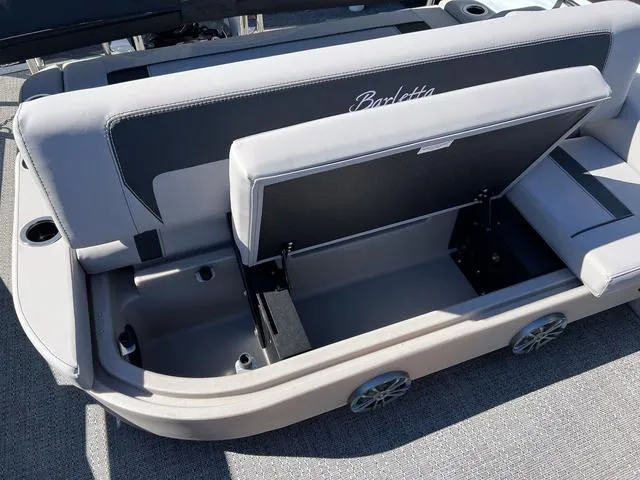 Slide: The Image of Barletta Aria A22UC 2025 - 31