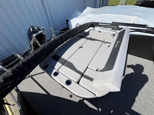 Slide: The Image of Barletta Aria A22UC 2025 - 32