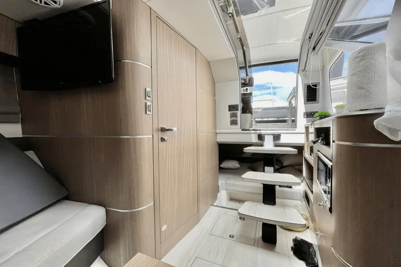 Slide: The Image of Galeon 325 GTO 2023 - 23