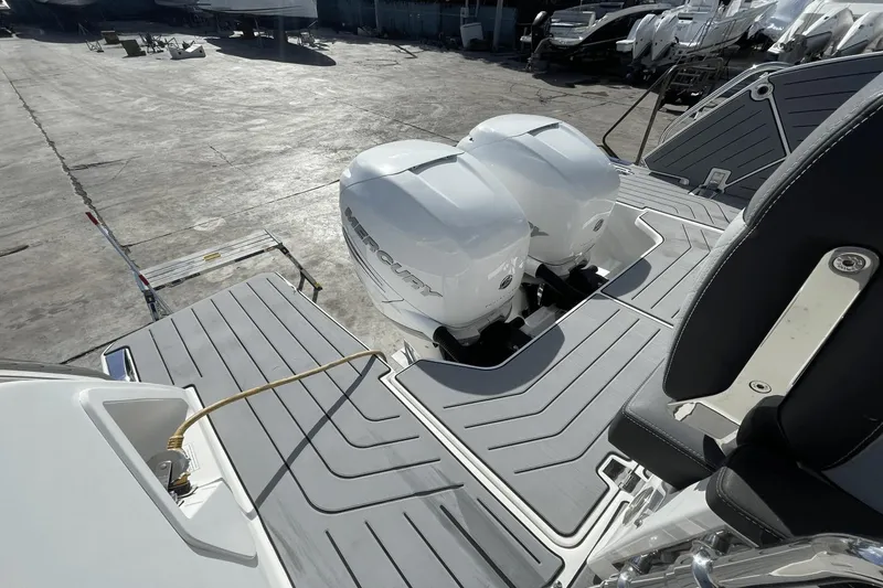 Slide: The Image of Galeon 325 GTO 2023 - 37