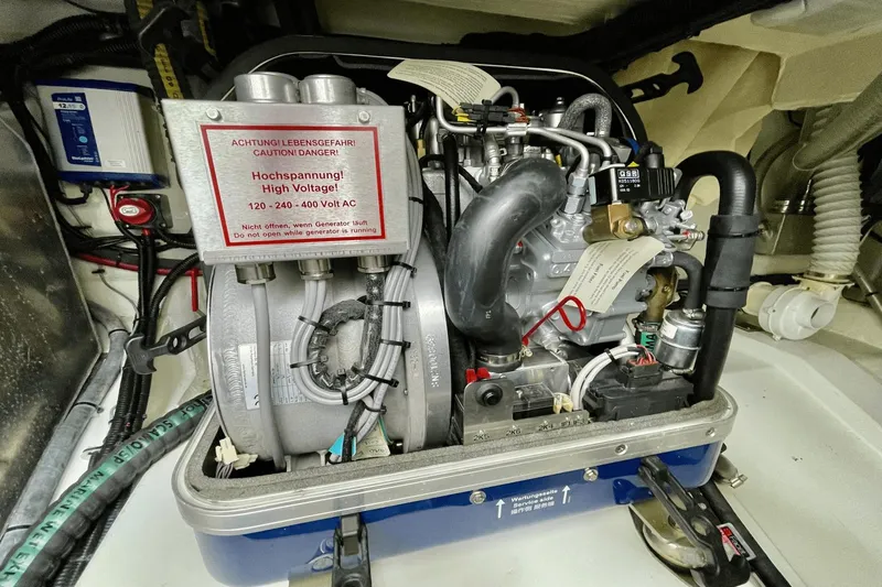 Slide: The Image of Galeon 325 GTO 2023 - 34