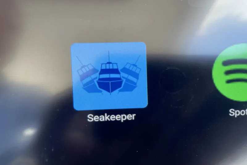 Slide: The Image of Galeon 325 GTO 2023 - 18
