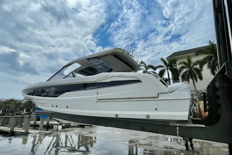 Slide: The Image of Galeon 325 GTO 2023 - 3