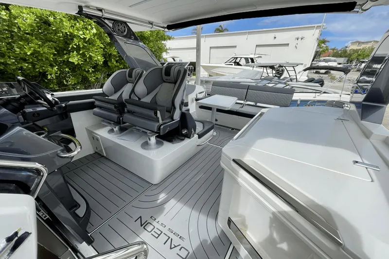 Slide: The Image of Galeon 325 GTO 2023 - 13