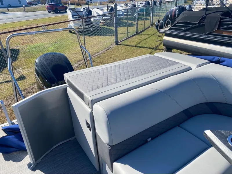 Slide: The Image of Bennington 22 SL 2022 - 9