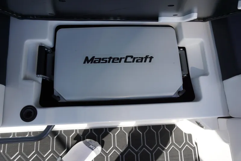 Slide: The Image of MasterCraft NXT22 - ICON PACKAGE - 3K Rebate Eligible 2025 - 34