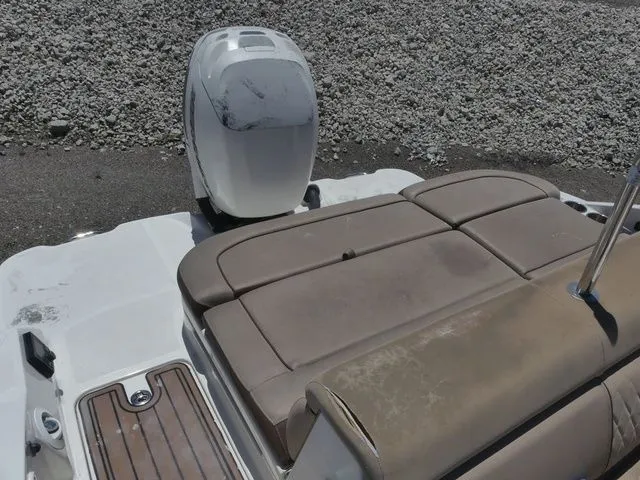 Slide: The Image of Sea Ray SDX 270 2017 - 22