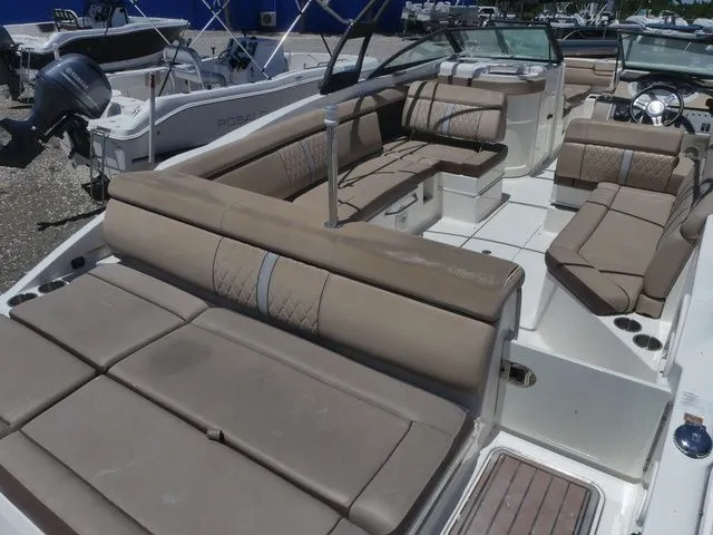 Slide: The Image of Sea Ray SDX 270 2017 - 24