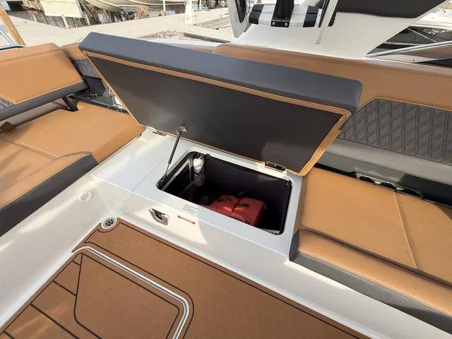 Slide: The Image of Cobalt R33 Surf 2025 - 12