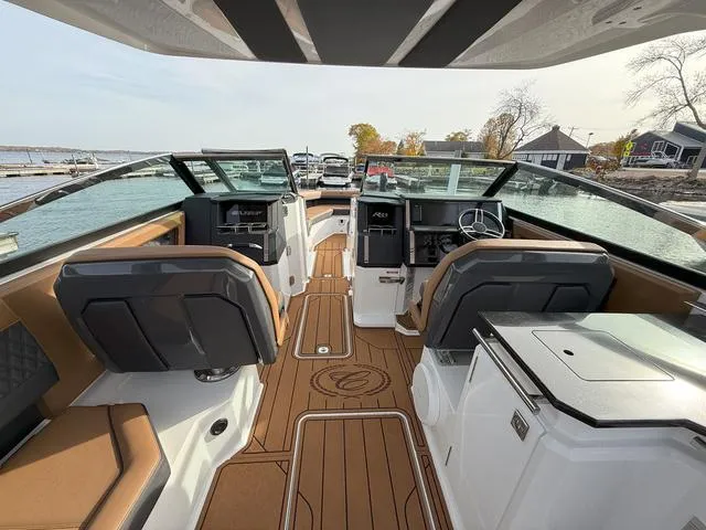 Slide: The Image of Cobalt R33 Surf 2025 - 16