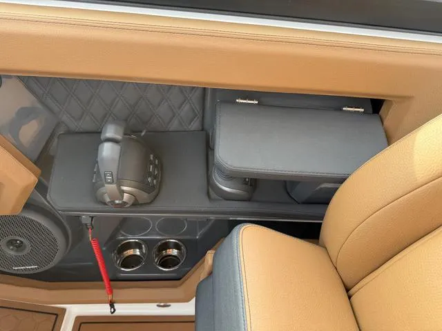 Slide: The Image of Cobalt R33 Surf 2025 - 20