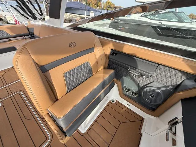 Slide: The Image of Cobalt R33 Surf 2025 - 27