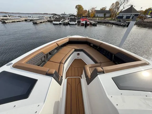 Slide: The Image of Cobalt R33 Surf 2025 - 32