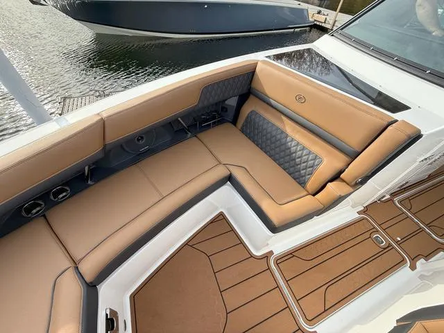 Slide: The Image of Cobalt R33 Surf 2025 - 36