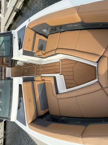 Slide: The Image of Cobalt R33 Surf 2025 - 37