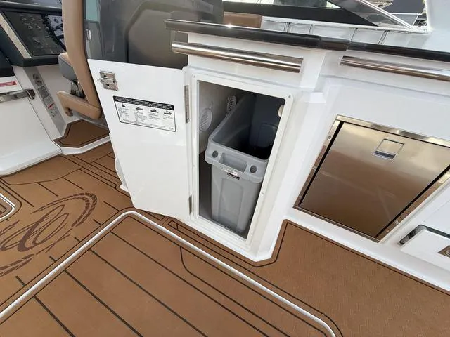 Slide: The Image of Cobalt R33 Surf 2025 - 14