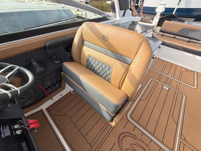 Slide: The Image of Cobalt R33 Surf 2025 - 18