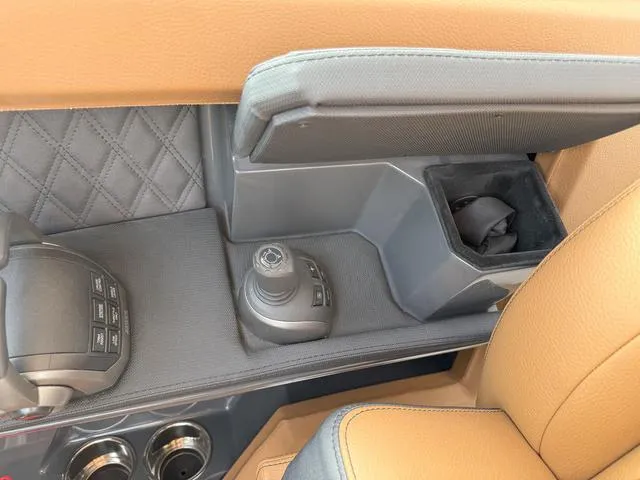 Slide: The Image of Cobalt R33 Surf 2025 - 21