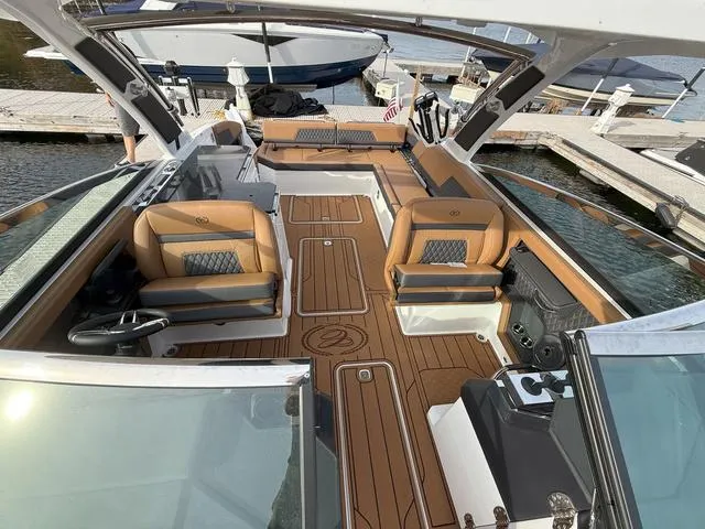 Slide: The Image of Cobalt R33 Surf 2025 - 38