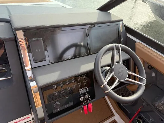 Slide: The Image of Cobalt R33 Surf 2025 - 22