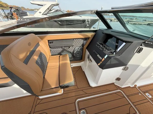 Slide: The Image of Cobalt R33 Surf 2025 - 26