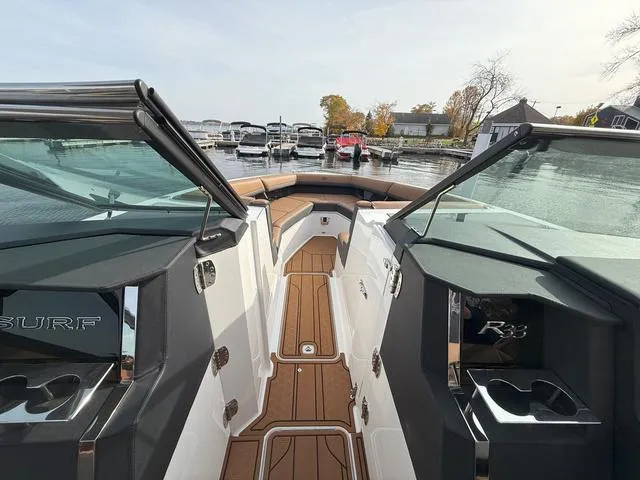 Slide: The Image of Cobalt R33 Surf 2025 - 30