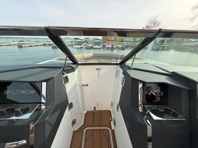 Slide: The Image of Cobalt R33 Surf 2025 - 31